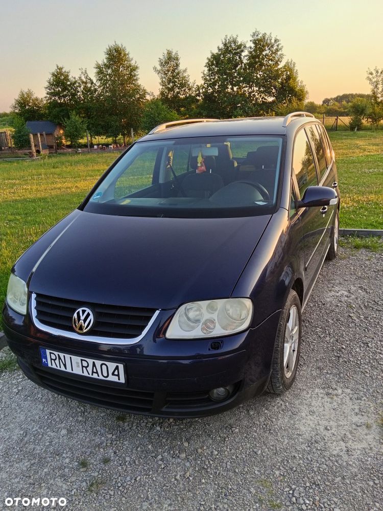 Volkswagen Touran - 1