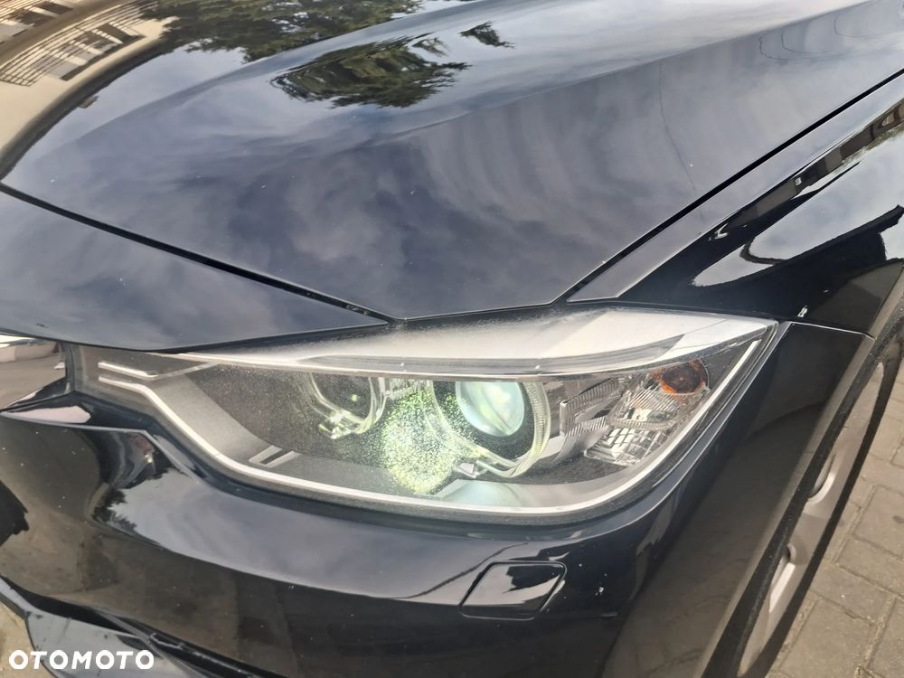BMW Seria 3 318d Sport Line - 28