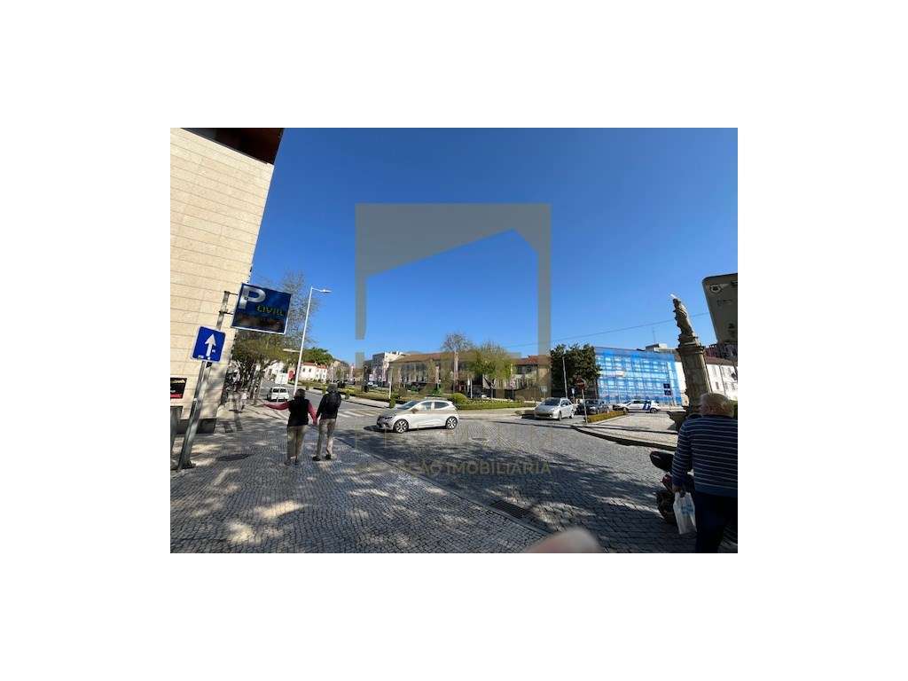 Loja Mobilada em Pleno Centro de Guimarães - Grande imagem: 3/4