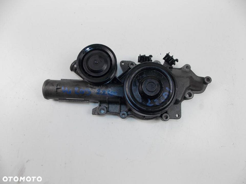POMPA WODY MERCEDES C-KLASA W203 2.2 CDI - 1