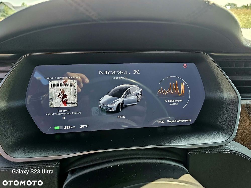 Tesla Model X - 19