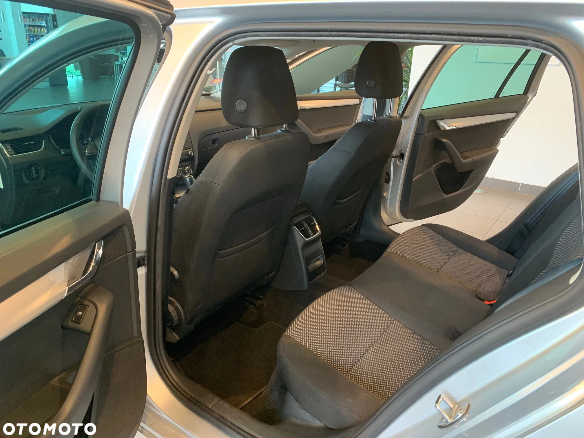 Skoda Octavia 2.0 TDI DSG Ambition - 24