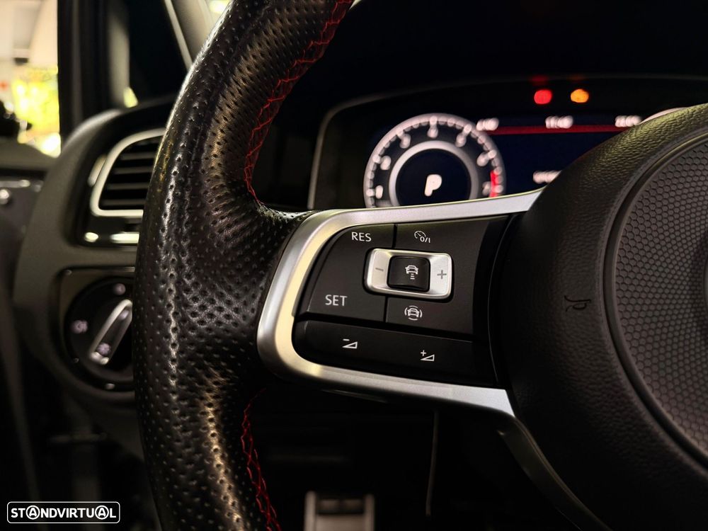 VW Golf GTI TCR 2.0 TSI OPF DSG - 35
