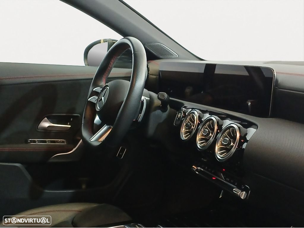Mercedes-Benz CLA 250 e AMG Line - 12