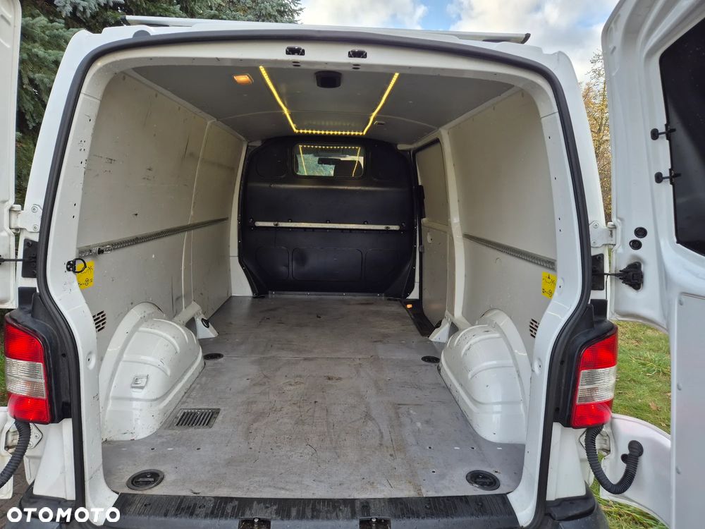 Volkswagen Transporter - 16
