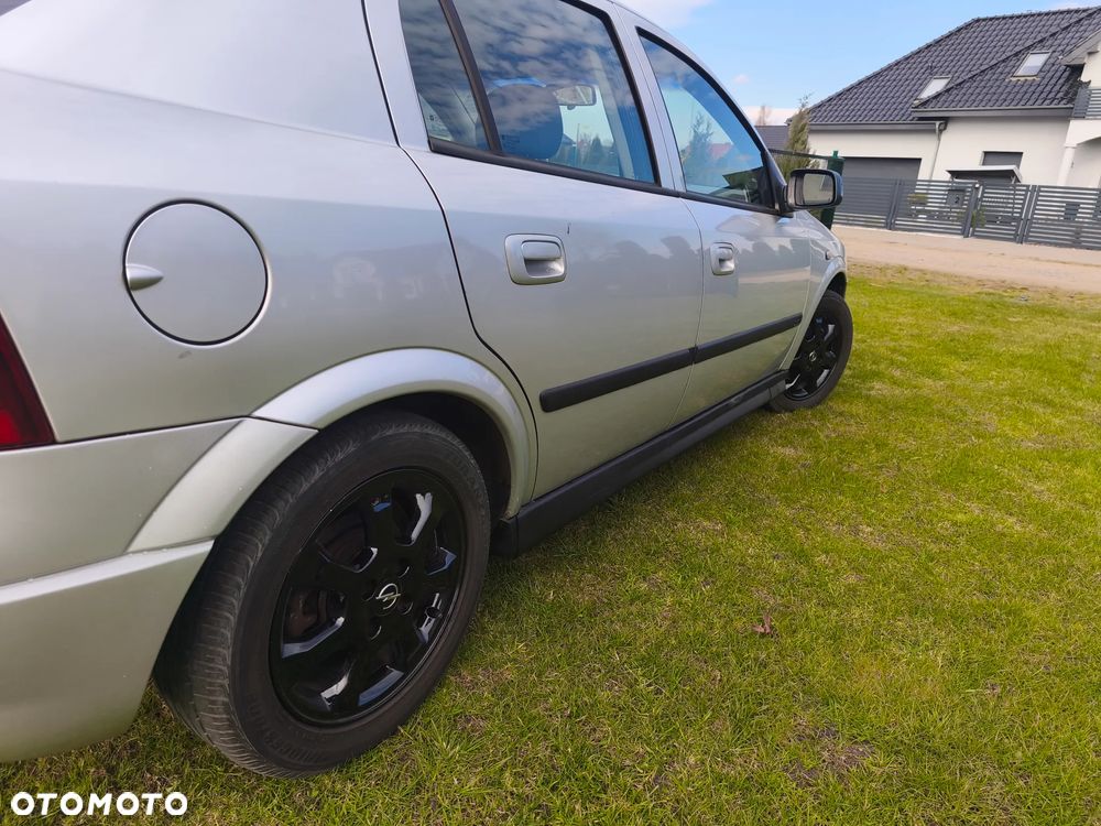 Opel Astra 1.6 NJoy - 8