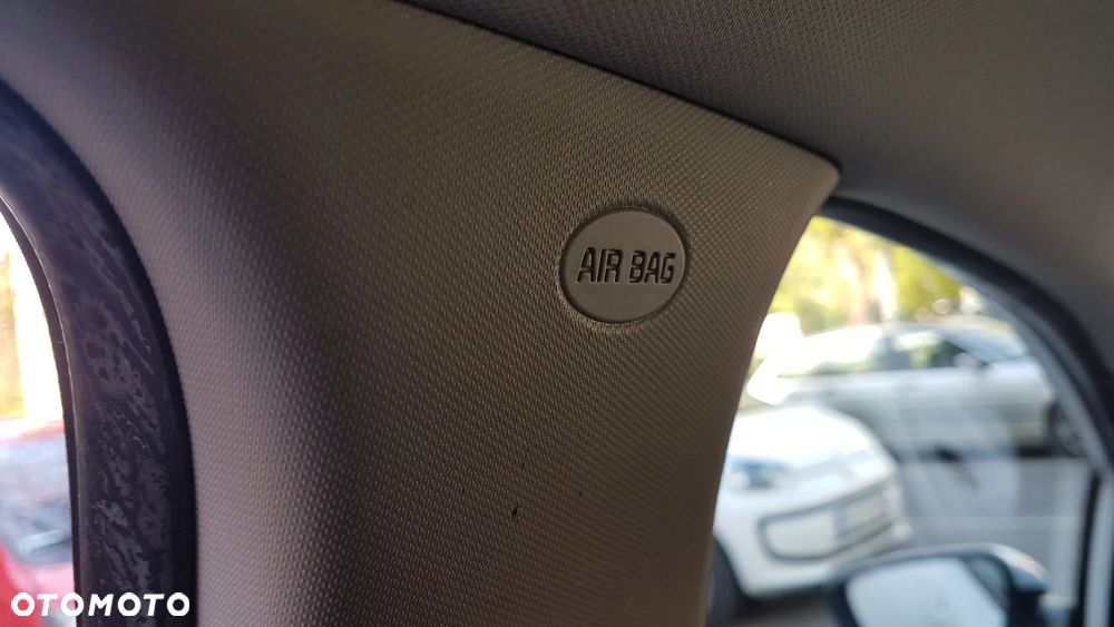 Kia Ceed - 24