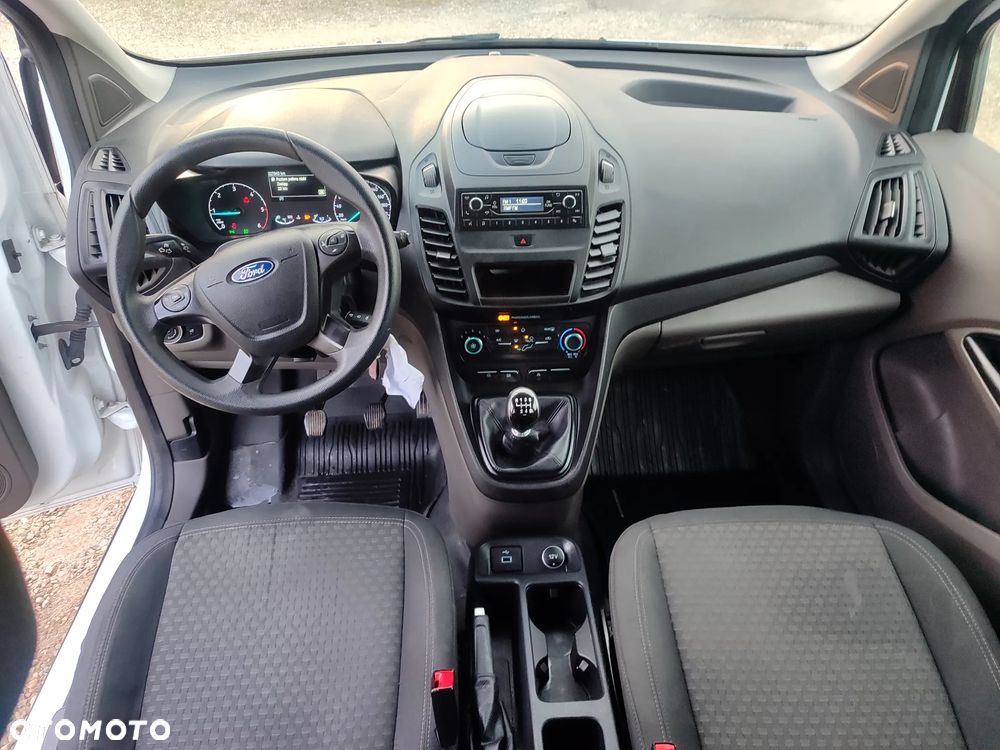 Ford Transit Connect - 11