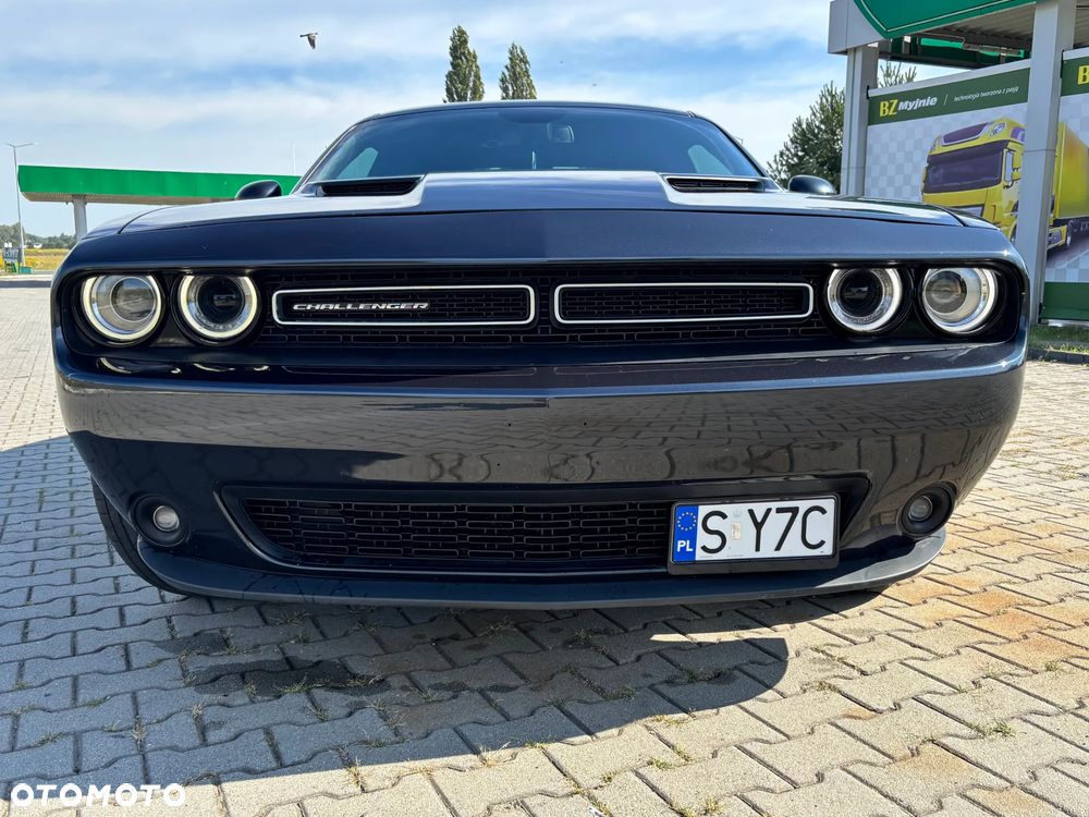 Dodge Challenger - 2