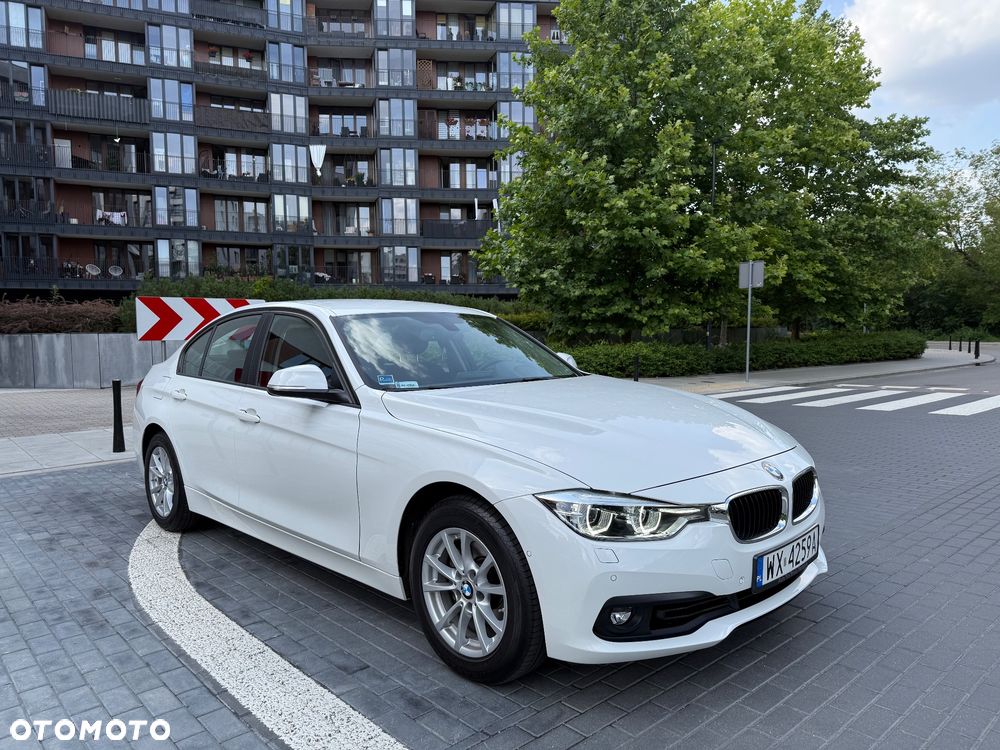 BMW Seria 3 318i - 11