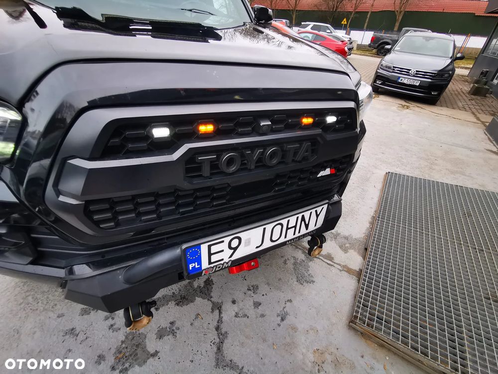 Toyota Tacoma - 13