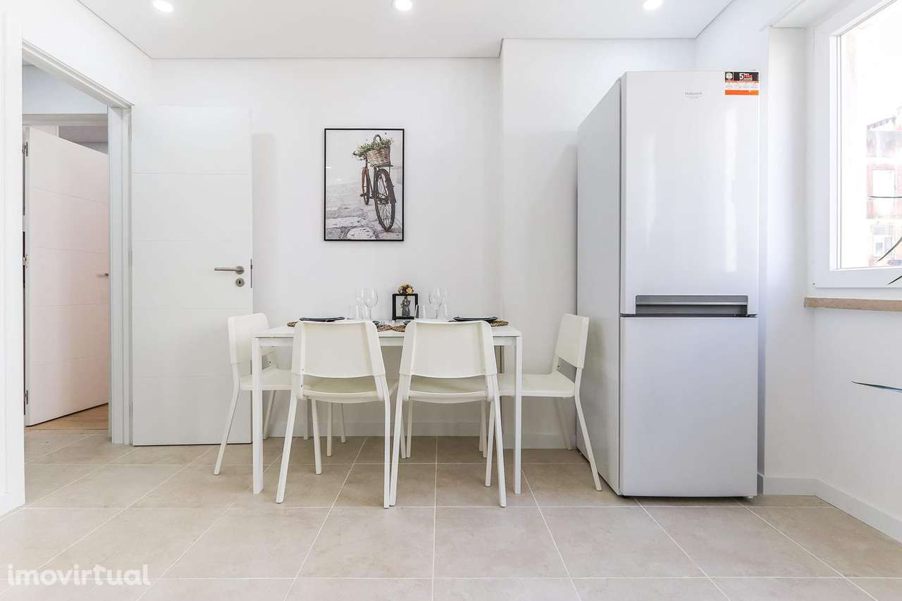 Apartamento T2 + T0 , próximo á Estação CP Cacém - Grande imagem: 3/17