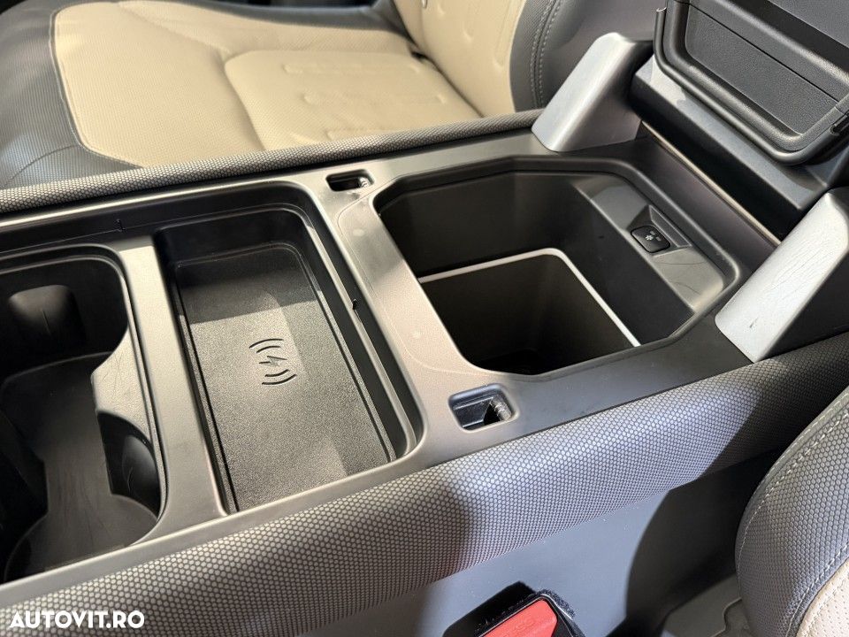 Land Rover Defender - 16