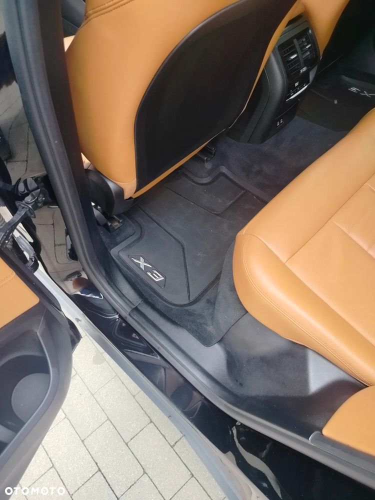 BMW X3 xDrive30i Luxury Line - 24