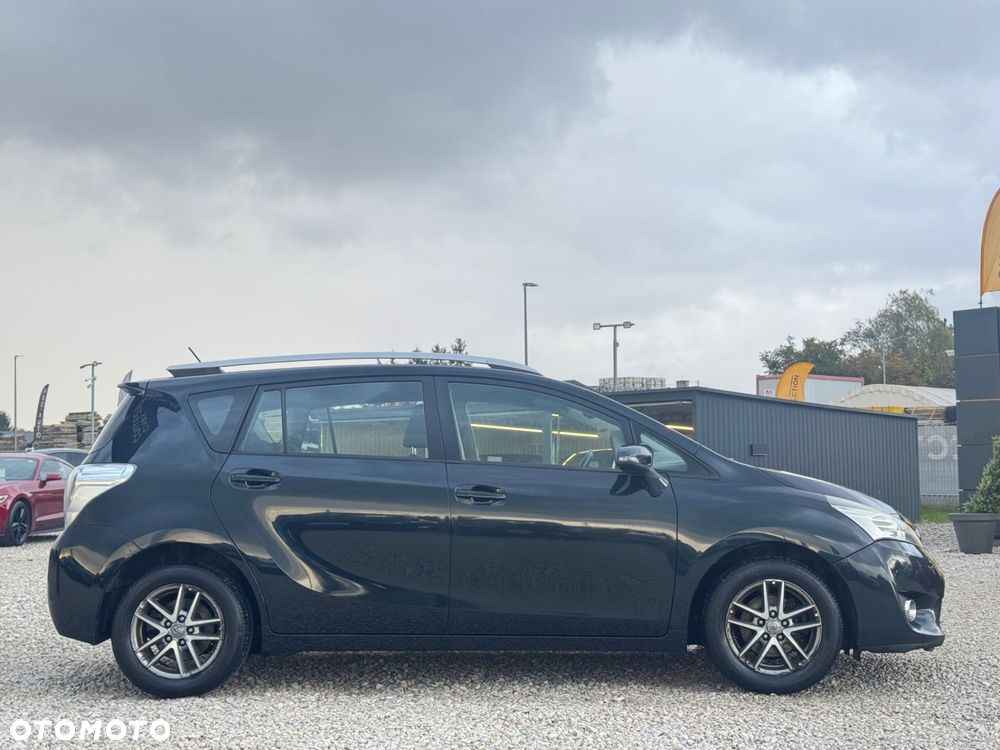 Toyota Verso 2015 photo 3