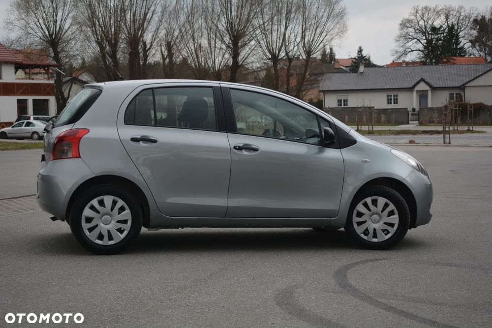 Toyota Yaris - 7