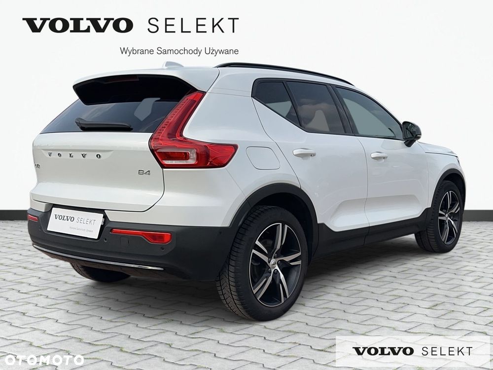 Volvo XC 40 B4 B DKG Ultra Dark - 6