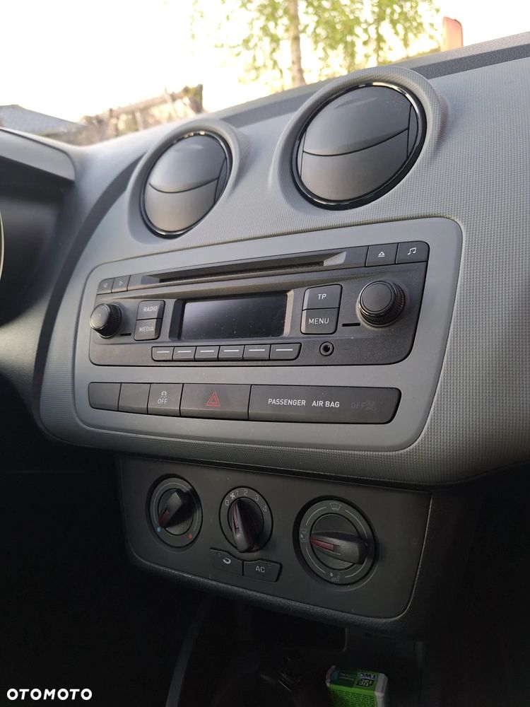 Seat Ibiza 1.4 16V Reference - 9