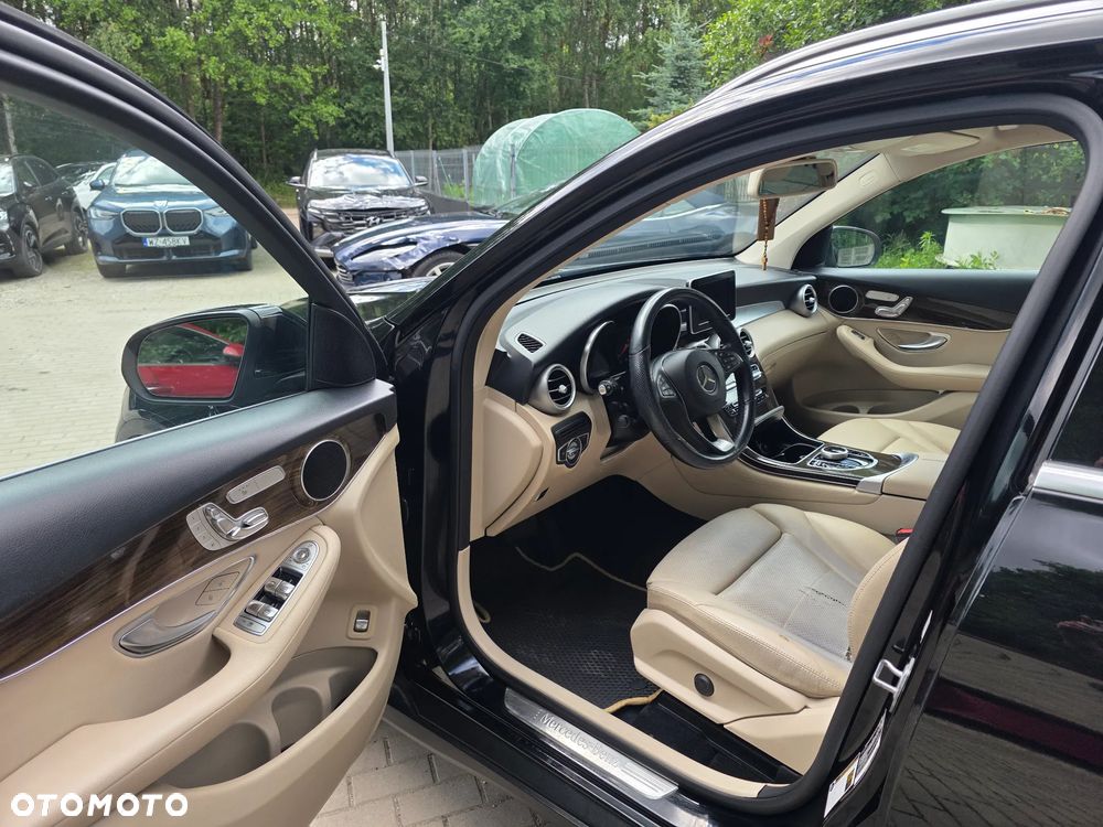 Mercedes-Benz GLC 300 4Matic 9G-TRONIC Exclusive - 9