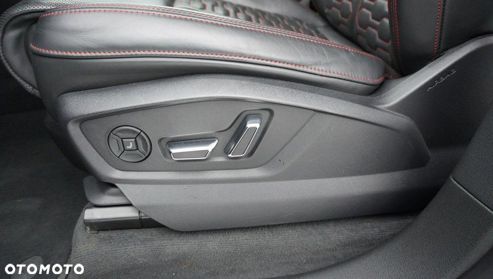 Audi RS Q8 TFSI Quattro Tiptronic - 24