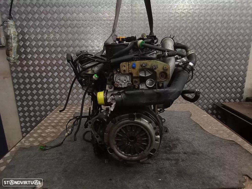 MOTOR COMPLETO MAZDA PREMACY 2001 -RF4F - 4