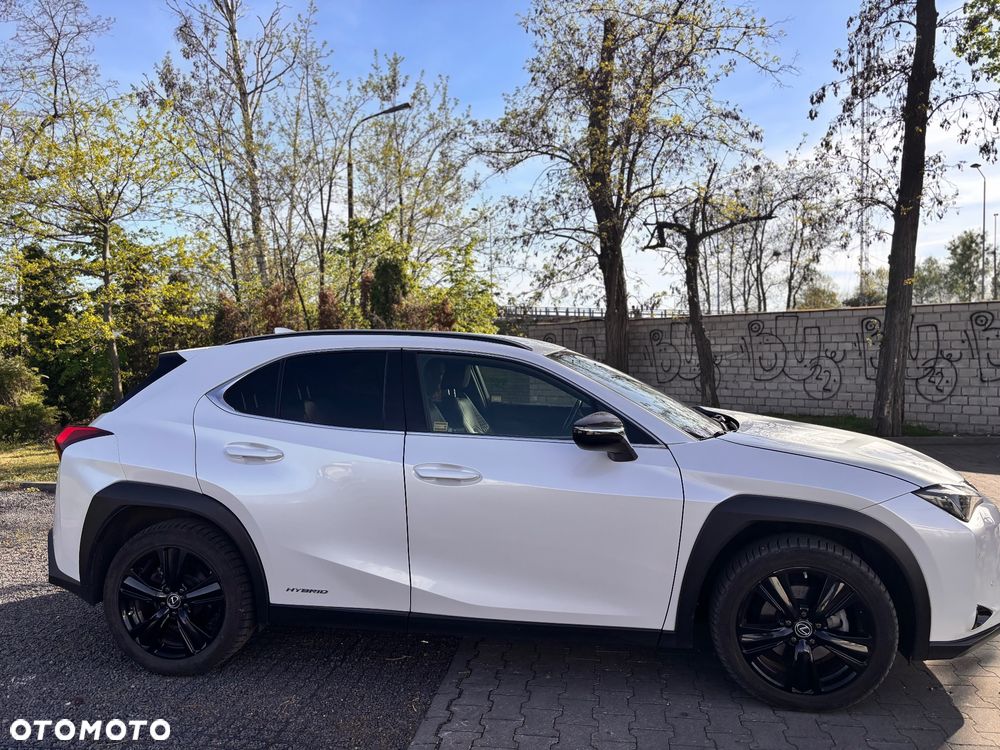 Lexus UX - 3