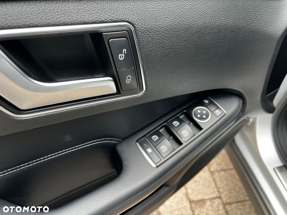 Mercedes-Benz Klasa E 250 CDI DPF BlueEFFICIENCY 7G-TRONIC - 18