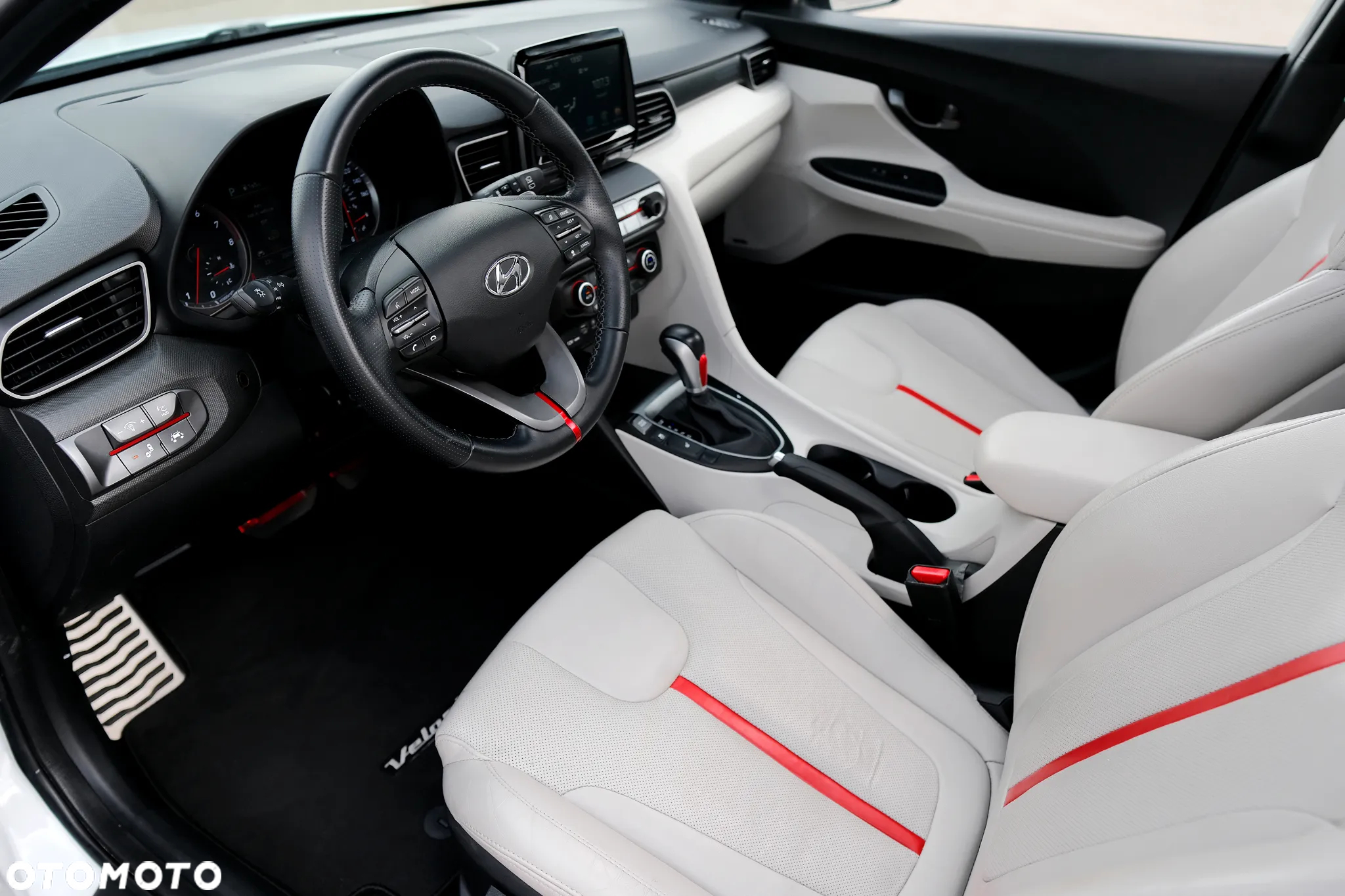 Hyundai Veloster - 31