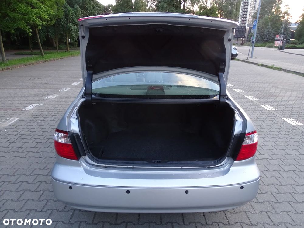 Nissan Maxima 2.0 Comfort - 9