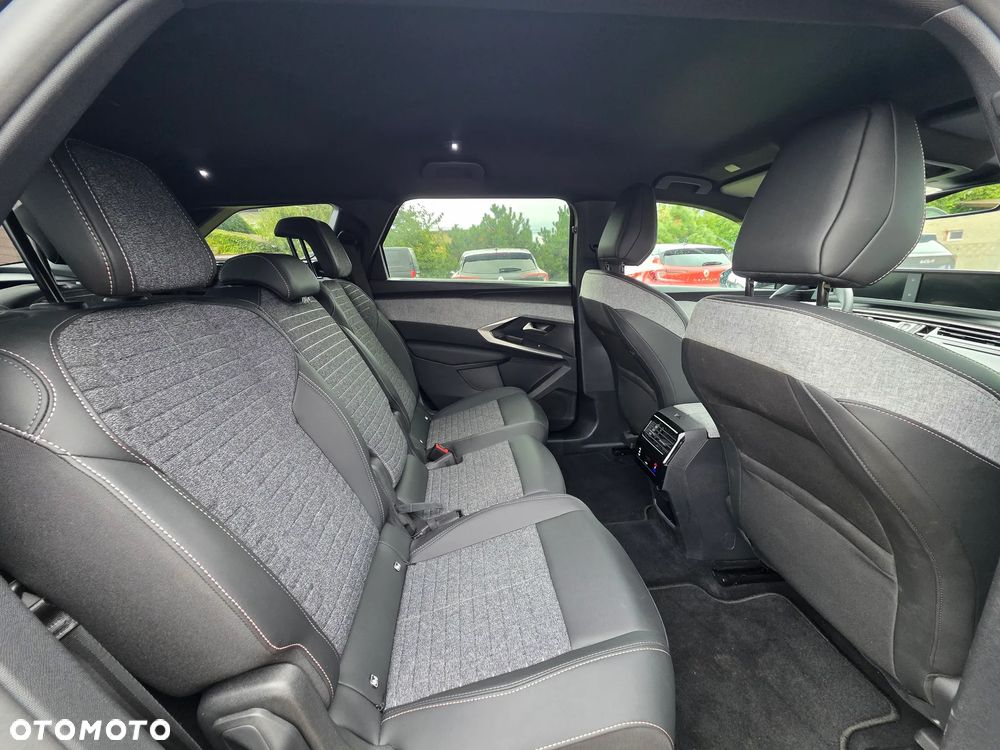Peugeot E-5008 210 Allure - 25