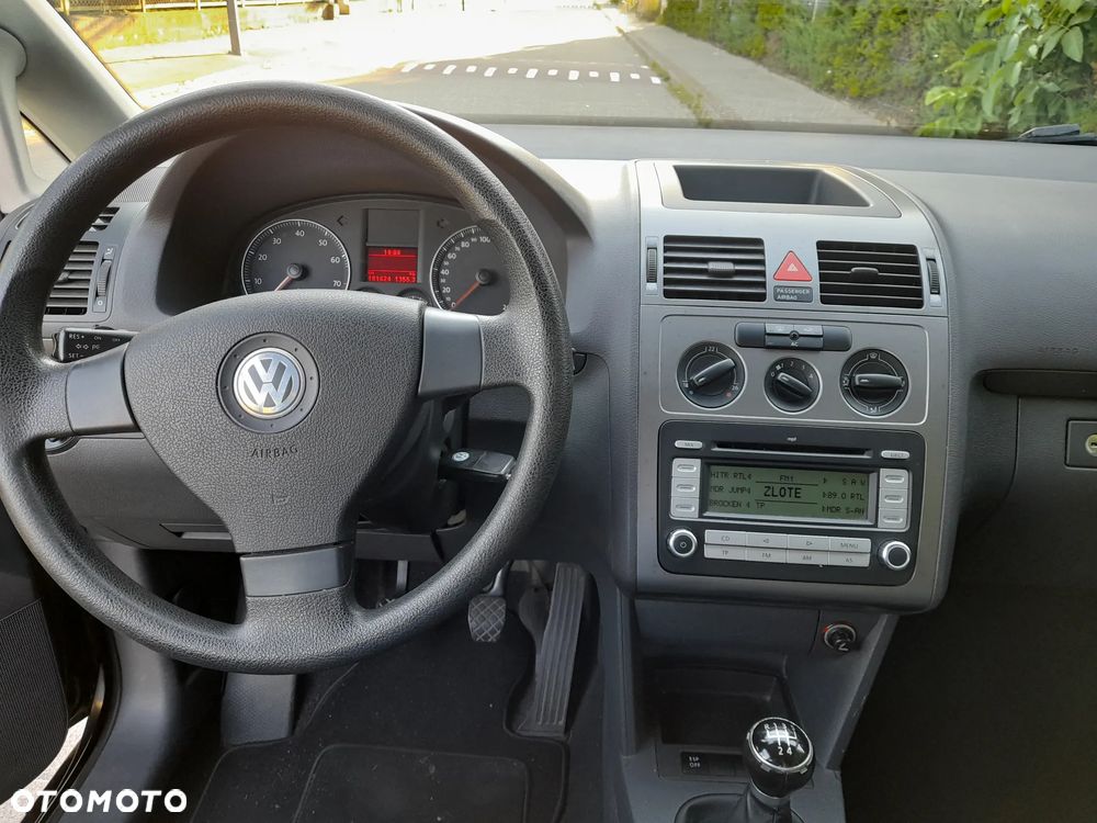 Volkswagen Touran - 18