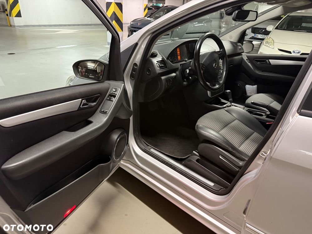 Mercedes-Benz Klasa A 180 CDI Autotronic Avantgarde Edition 10 - 17