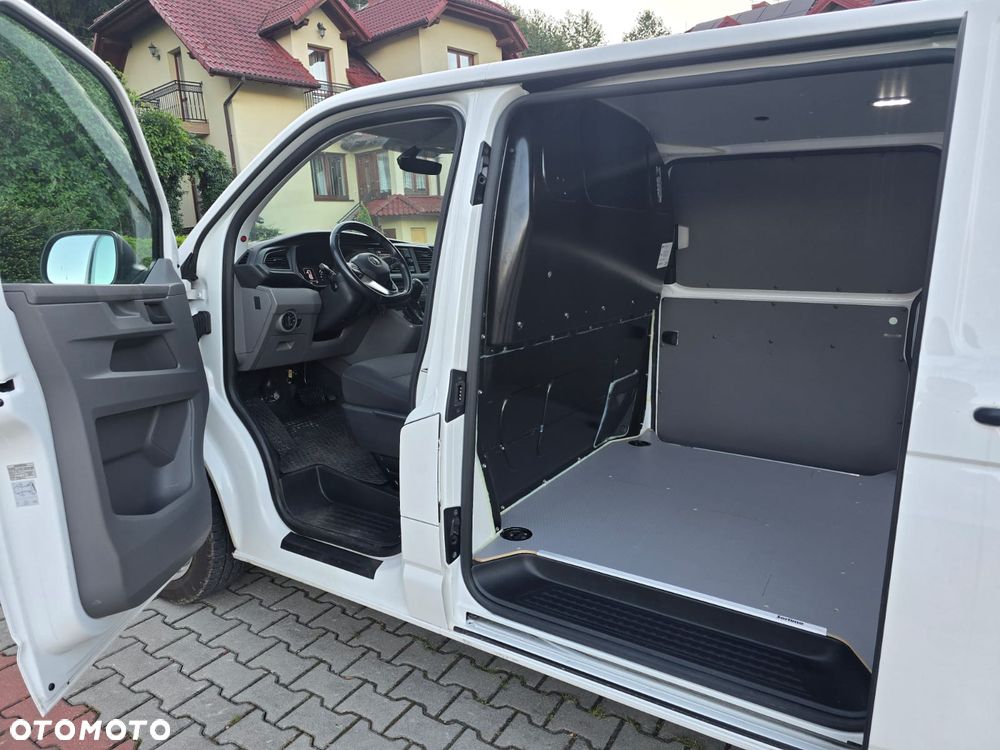 Volkswagen Transporter - 24