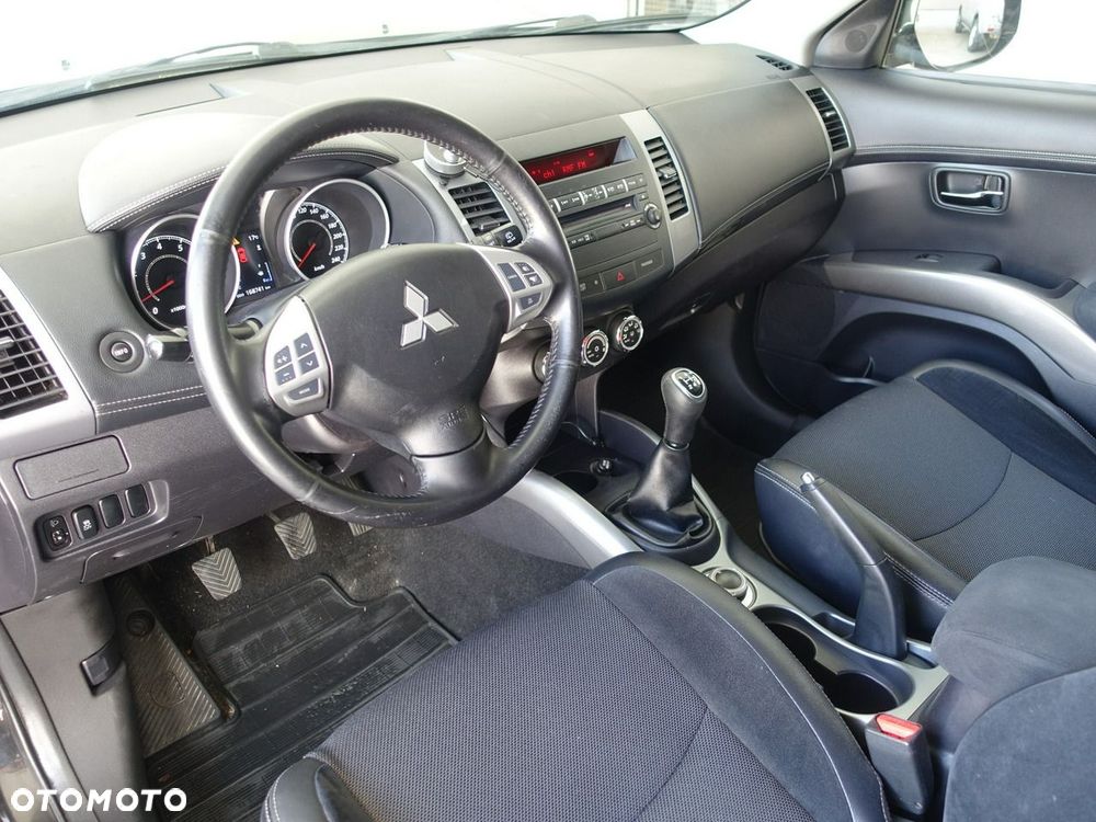 Mitsubishi Outlander 2.4 4WD Invite - 13