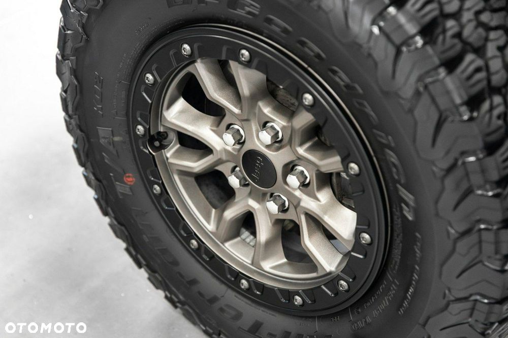 Jeep Wrangler - 15