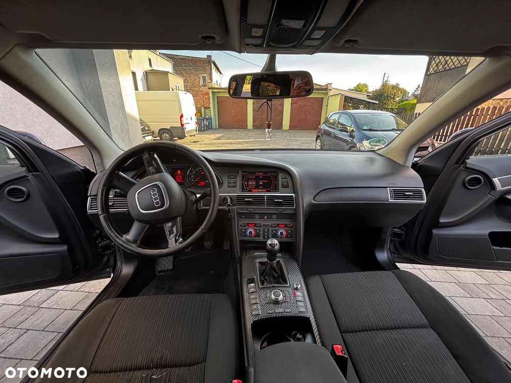 Audi A6 Limousine 2.4 - 8