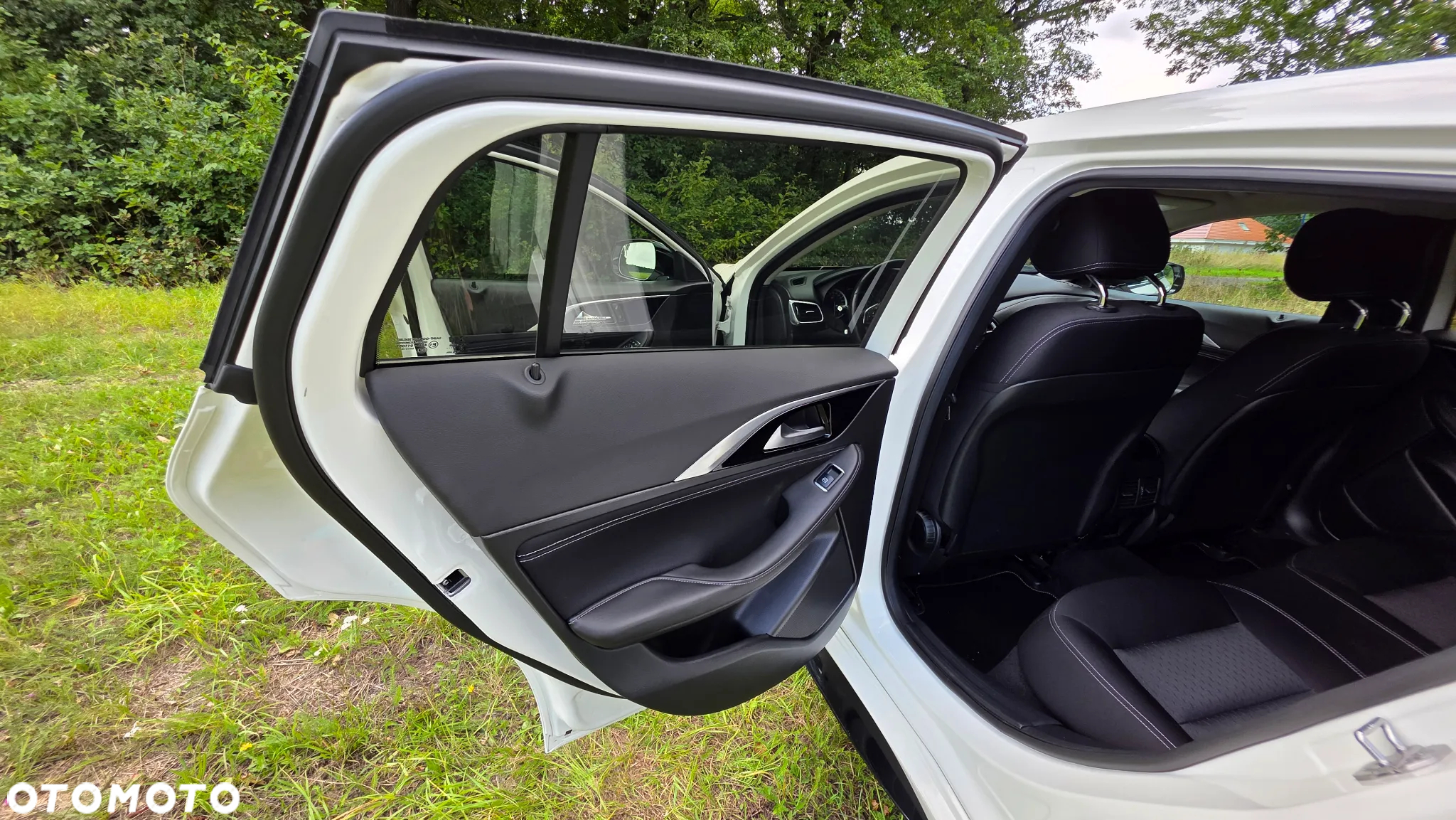Infiniti Q30 1.6t Luxe 7DCT - 27