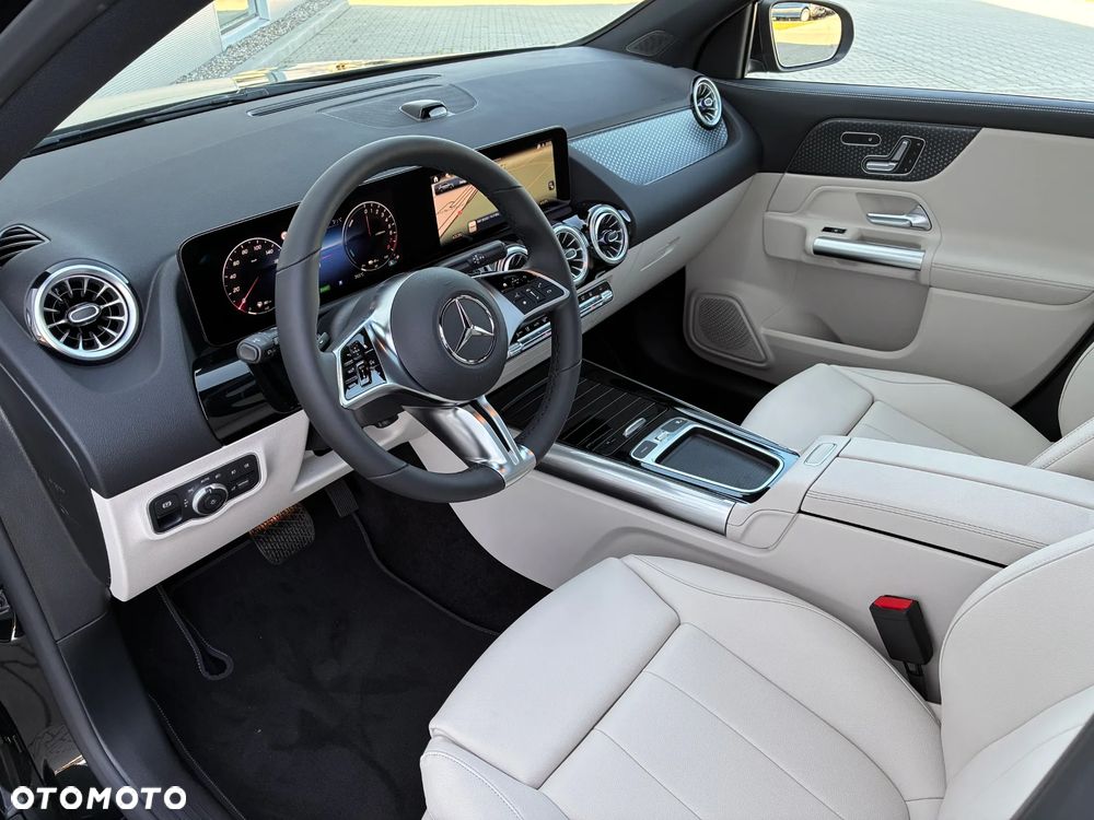 Mercedes-Benz GLA 250 e PHEV 8G-DCT - 4