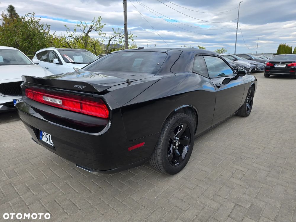 Dodge Challenger - 4