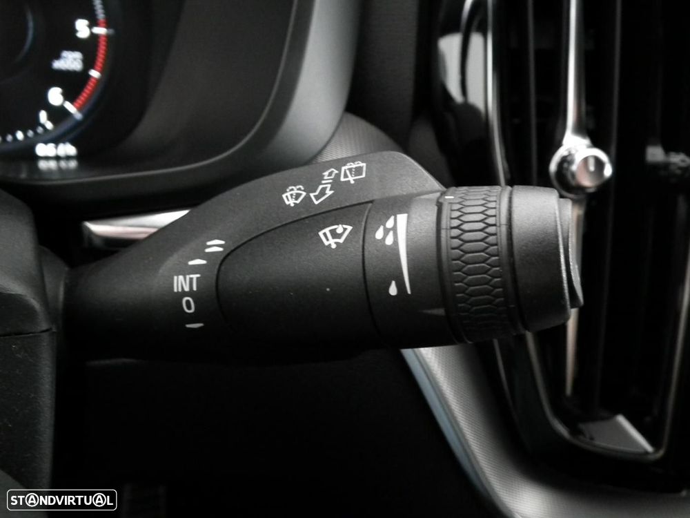 Volvo XC 60 2.0 D4 R-Design Geartronic - 14