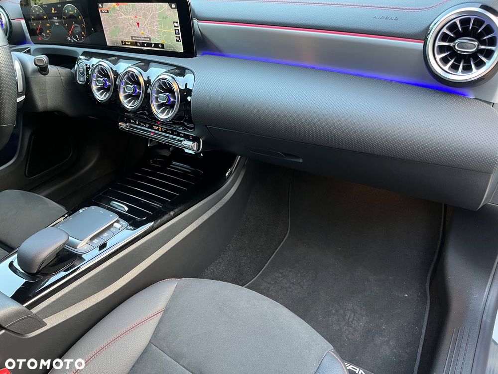 Mercedes-Benz CLA 200 AMG Line 7G-DCT - 20