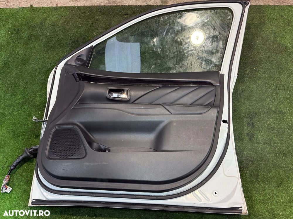 USA PORTIERA FATA DREAPTA (AVARIAT) MITSUBISHI OUTLANDER 3 2.0 BENZINA + ELECTRIC 2016 COD OEM 5700B860 2016-2021 - 5