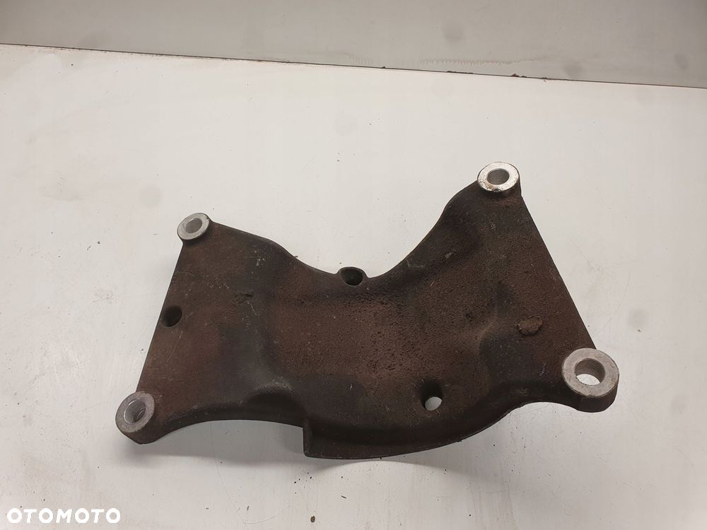 ŁAPA PODPORA SKRZYNI BIEGÓW AUDI A8 D3 4E0803806D - 2