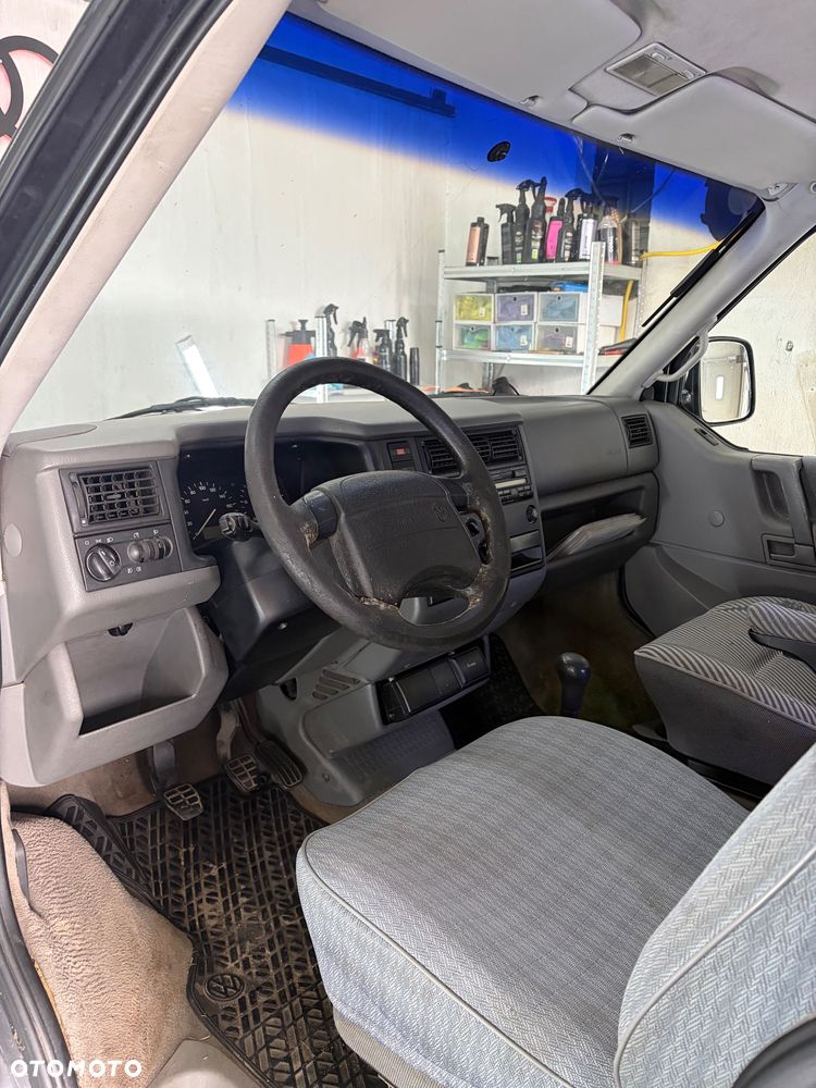 Volkswagen Multivan - 7