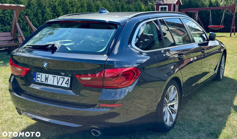 BMW Seria 5 520d Sport Line - 6