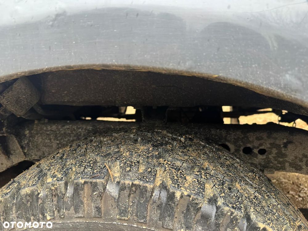 Nissan Navara 2.5 D XE - 9