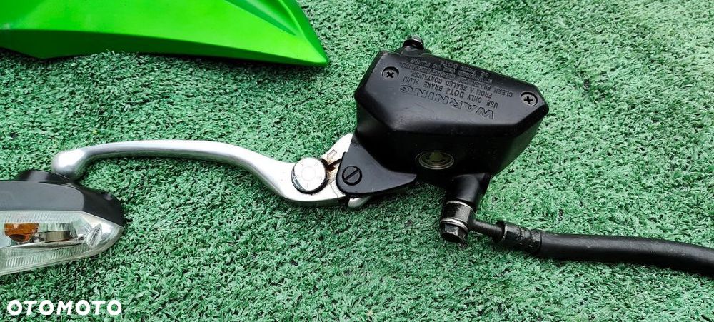 KAWASAKI Z800 Owiewka Siedzenie Koło Felga Pompka Hamulca Ośka Ogon - 13