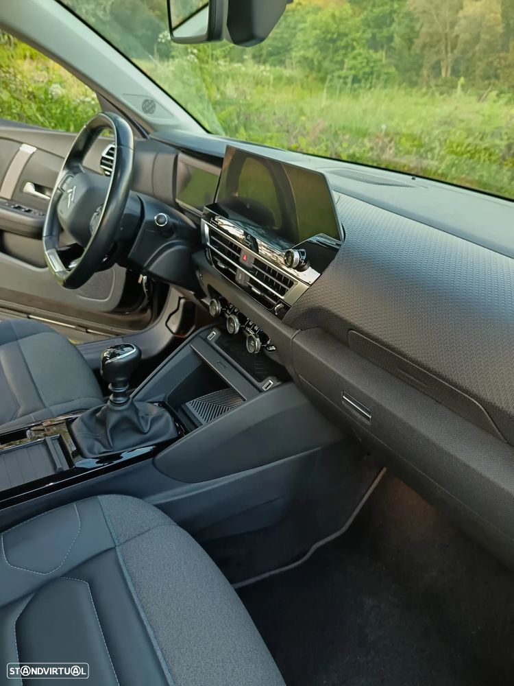 Citroën C4 PureTech 130 Stop&Start SHINE - 30