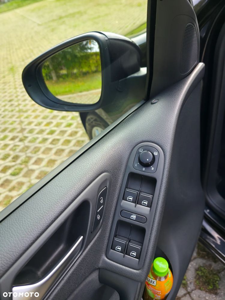 Volkswagen Golf VI 1.6 TDI Comfortline - 11