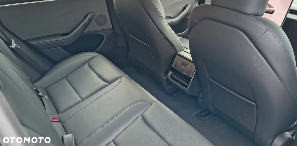 Tesla Model 3 - 11